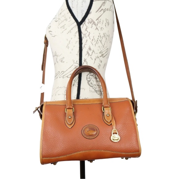 Dooney & Bourke Handbags - Vintage Dooney & Bourke Leather Satchel Bag ✨